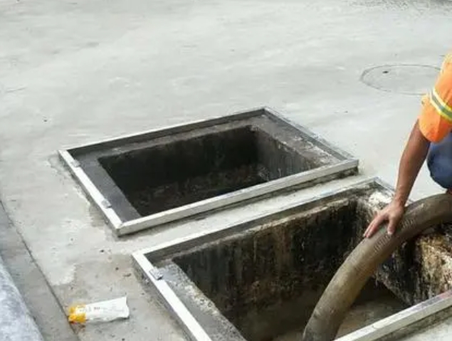 坡头镇化粪池清理