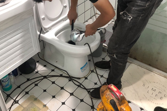 坡头镇马桶堵塞自己疏通还是找师傅？专业上门服务让你省时更省心